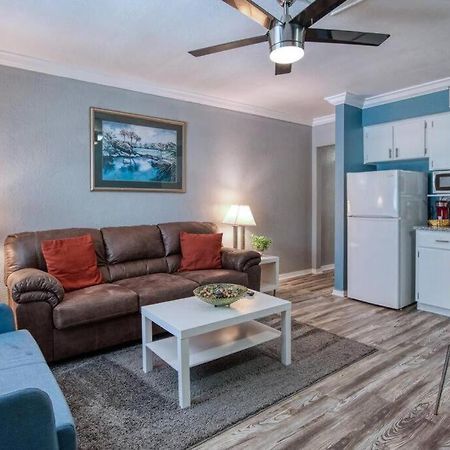 Sunset Beach Suites Of Madeira Beach! Pet Friendly Summer Getaway! Steps To Beach! - Suite 10 St. Pete Beach Exterior photo